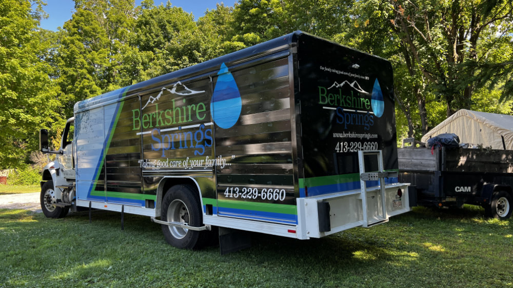 Signs and vehicle wraps gallery image