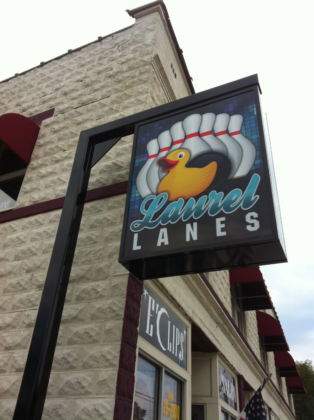 Signs and vehicle wraps gallery image