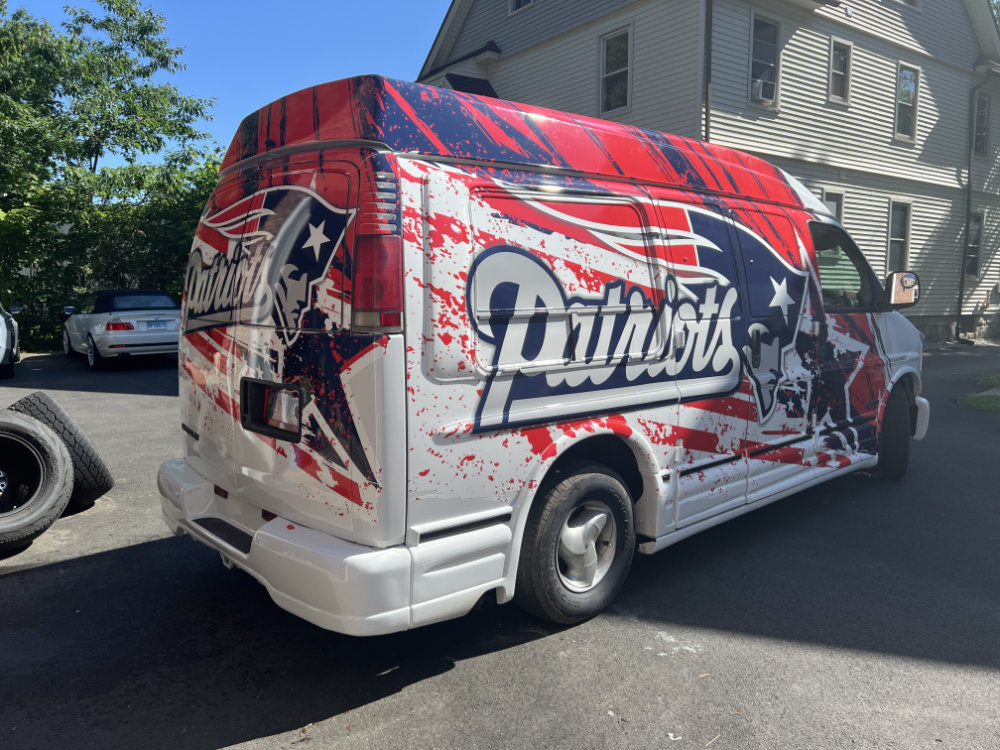 Signs and vehicle wraps gallery image