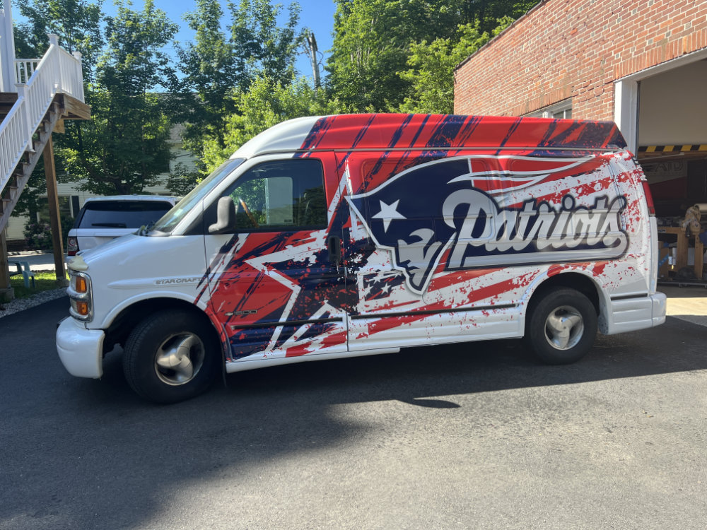 Signs and vehicle wraps gallery image