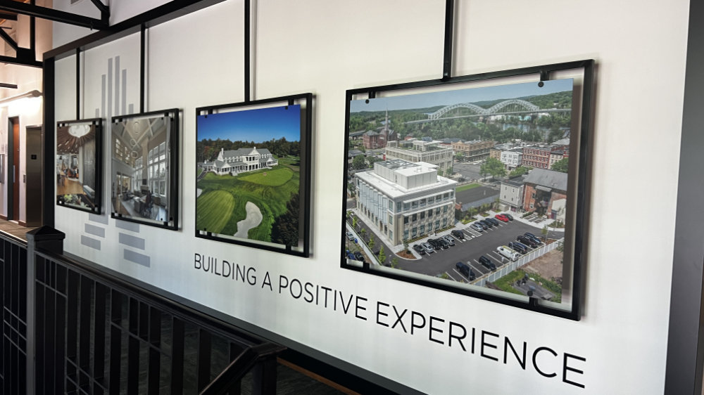 Signs and vehicle wraps gallery image