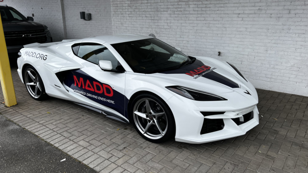 Signs and vehicle wraps gallery image