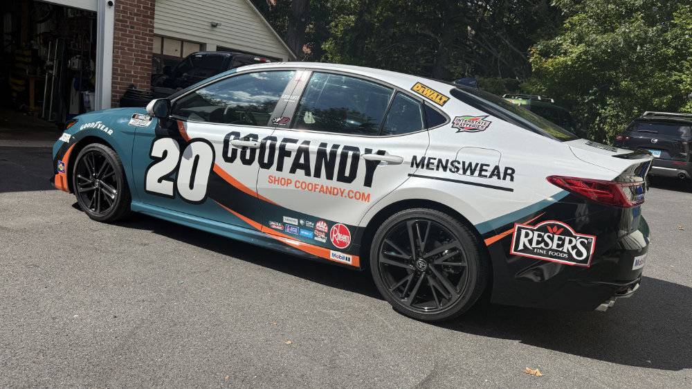 Signs and vehicle wraps gallery image